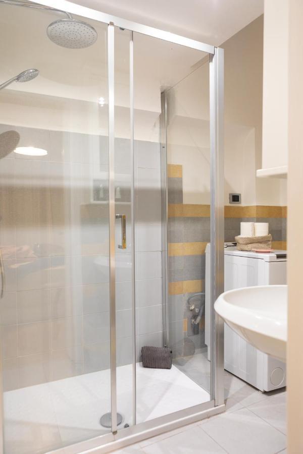 Xenia Apartments - Enjoy Porta Venezia In Modern Apt- 10 Min From Duomo Milão Exterior foto