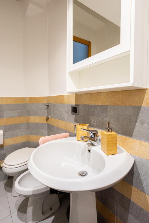 Xenia Apartments - Enjoy Porta Venezia In Modern Apt- 10 Min From Duomo Milão Exterior foto